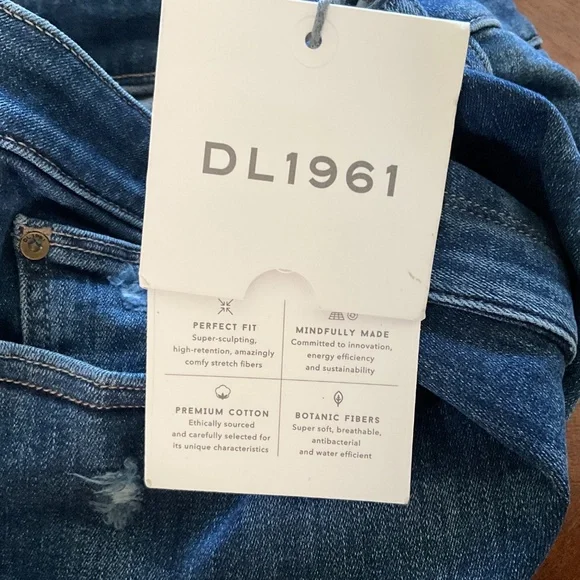 DL1961 NWT $269 Mara Mid-Rise Ankle Instasculpt Jeans Size 34 Fits Like a 31 - Picture 12 of 12